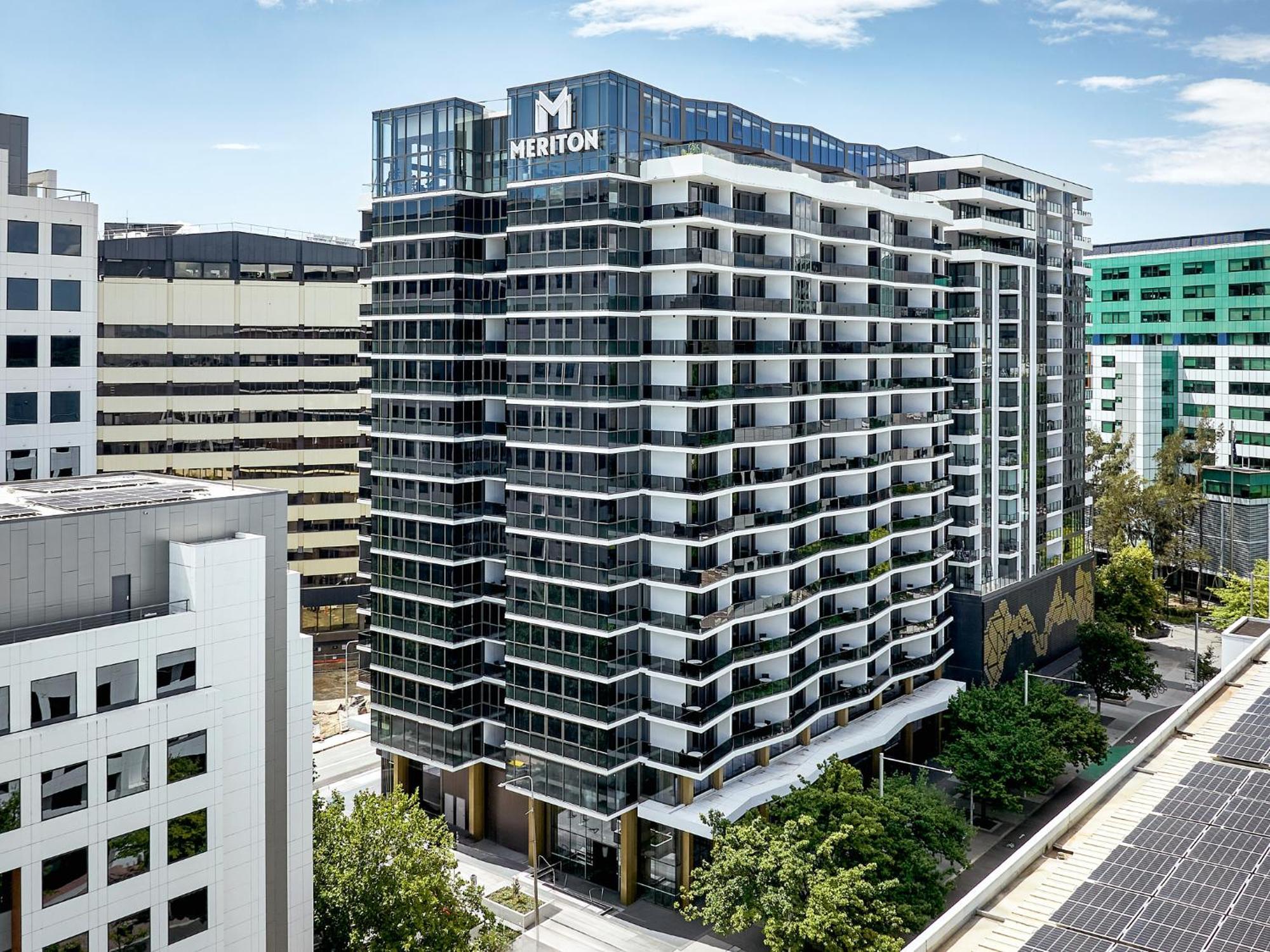 Meriton Suites Canberra Eksteriør billede Meriton Apartments