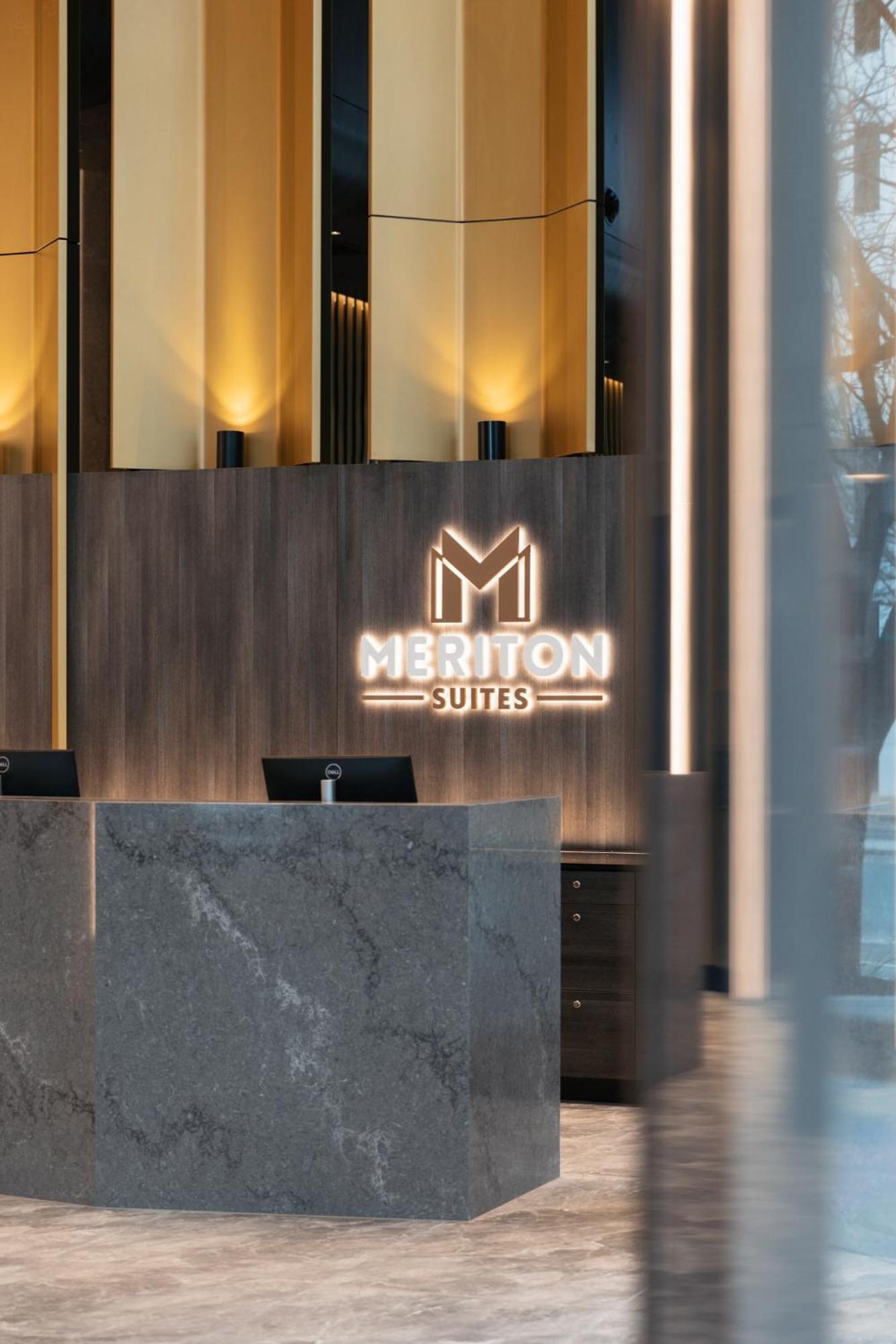 Meriton Suites Canberra Eksteriør billede Meriton Suites