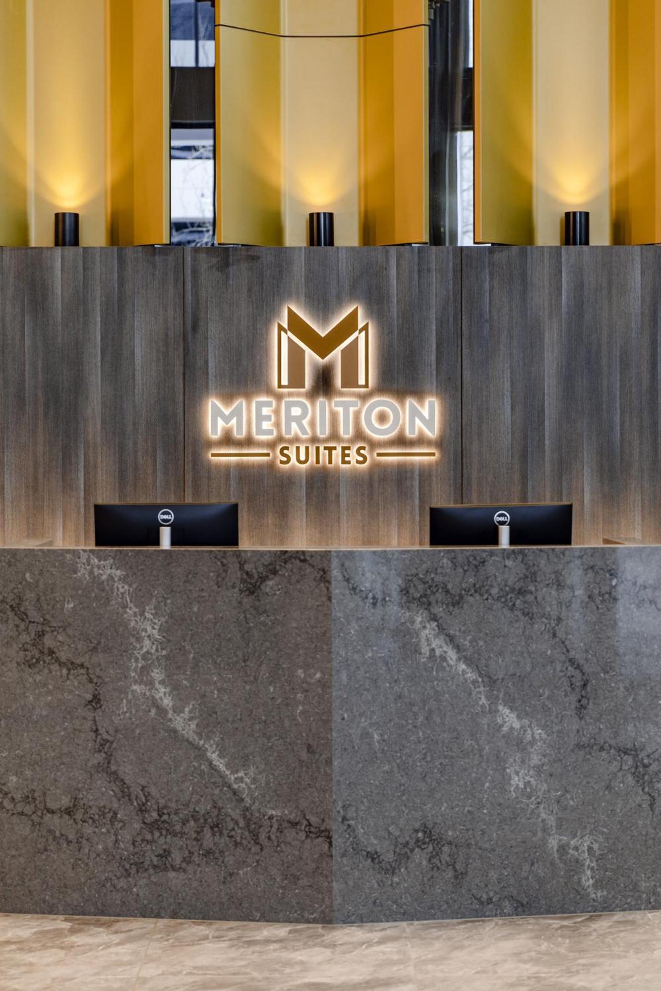 Meriton Suites Canberra Eksteriør billede Meriton Suites