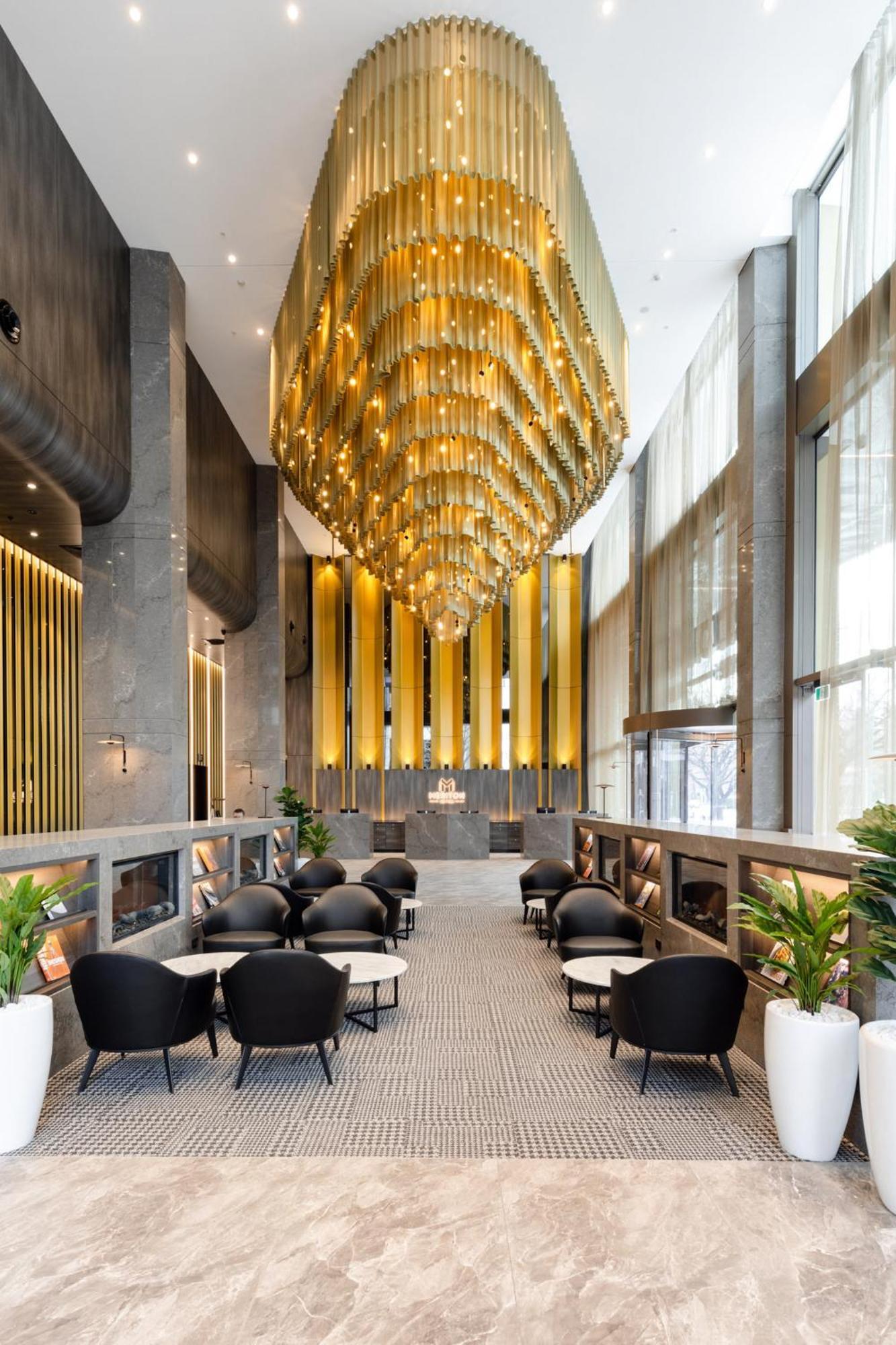 Meriton Suites Canberra Eksteriør billede The lobby of the hotel