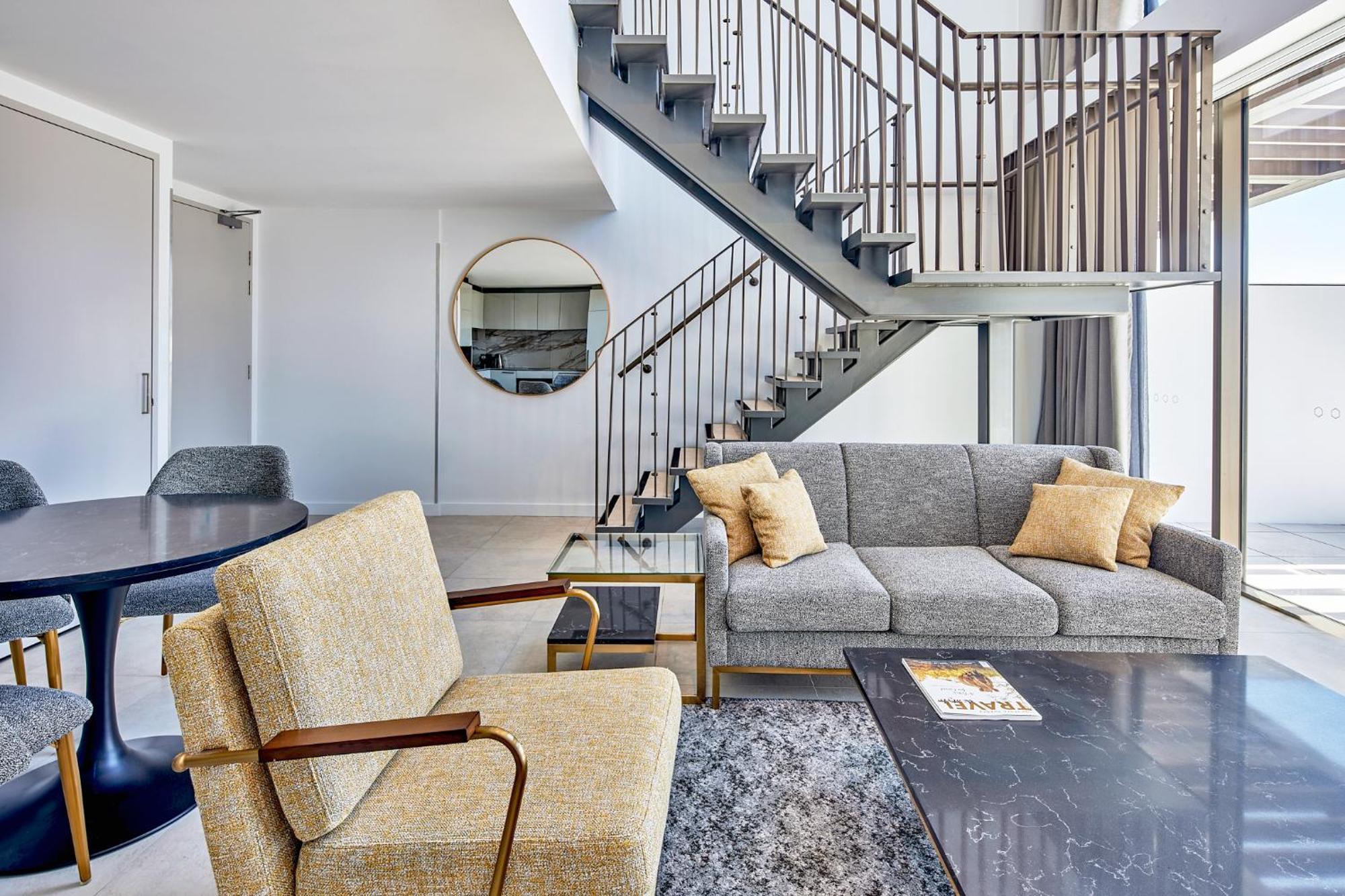 Meriton Suites Canberra Eksteriør billede Interior of a home in the neighborhood